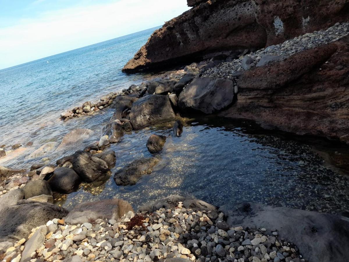 Paradyse Den'S Pres Sources D'Eau Chaudes , Paisible , Vue Sur Mer , Wifi Буйант Экстерьер фото